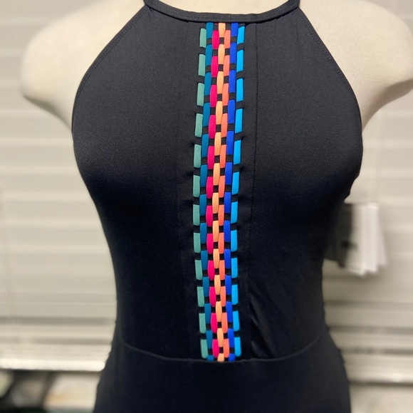 LA BLANCA macrame front halter swimwear - Picture 3 of 15